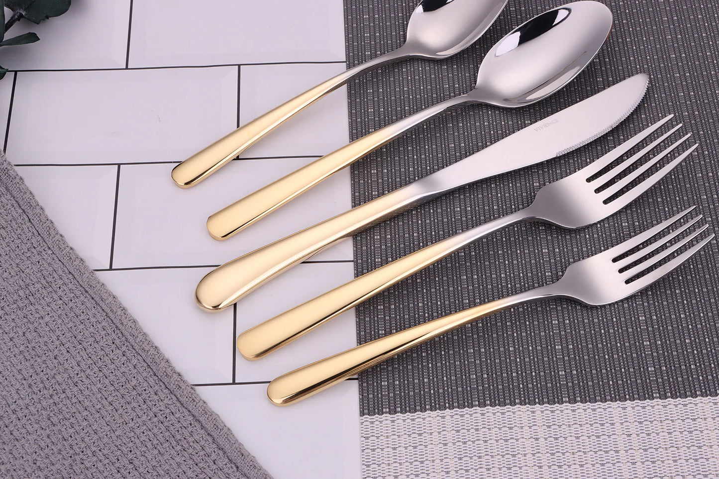 20PC SILVER WITH GRADUATED GOLD HANDLES